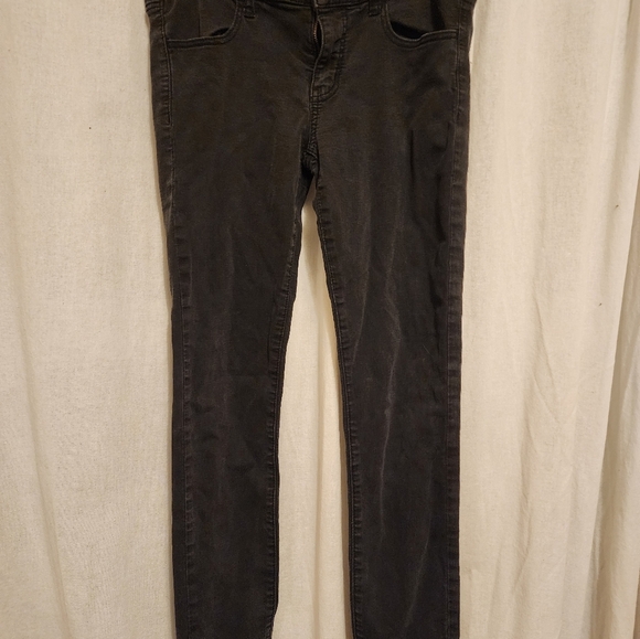 Comfy and stylish black American Eagle jeggings in size 8, gently worn. - Picture 3 of 4